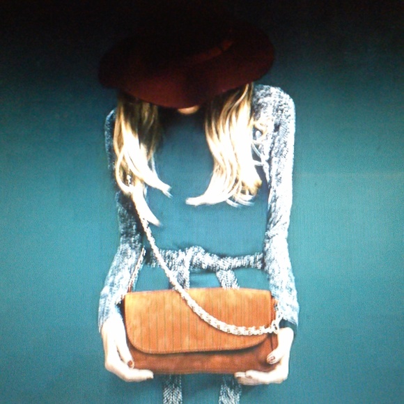 Leather Hand Crafted Bag - Picture 5 of 6